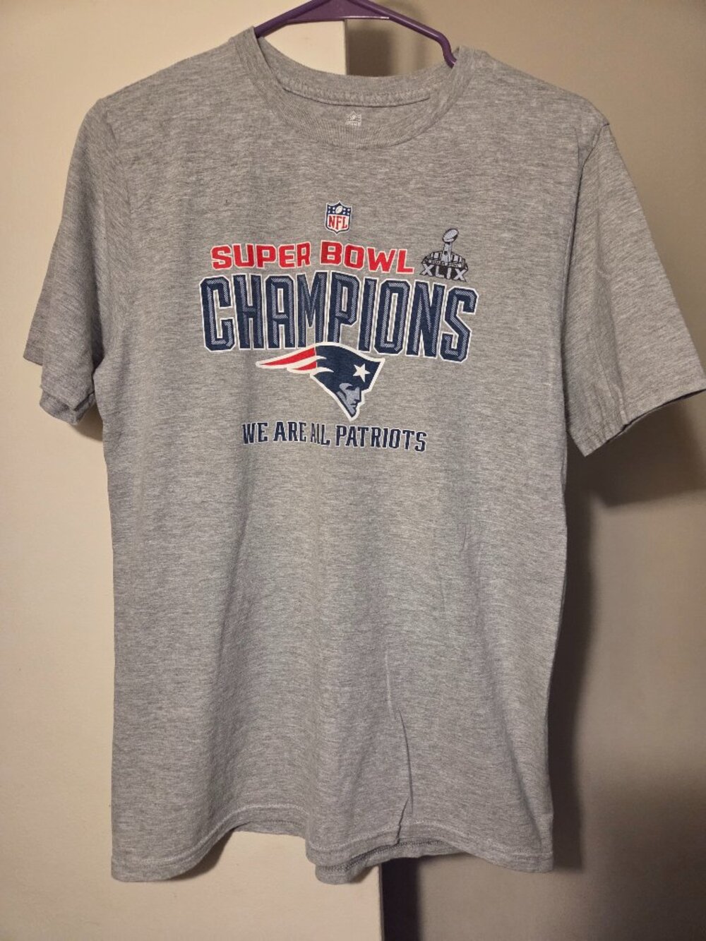 Boys size XL NFL Patriots shirt
